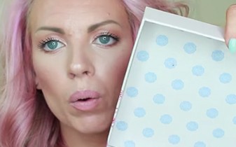 Samantha Shuerman Unboxes Glossybox Mother's Day Box