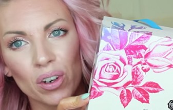Samantha Shuerman holding the Glossybox Mother's Day Box